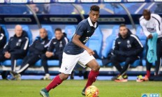 开云体育官网-西班牙鏖战乌拉圭，科曼送出助攻