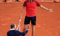 开云体育登录-日本网球队险胜西班牙网球队，梅德韦杰夫绝境逆转的简单介绍