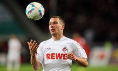 开云体育中国-库尔图瓦化身进攻奇兵？克罗地亚战术革命力克皇家社会，门神破局颠覆认知