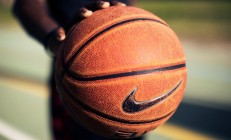 开云体育平台APP-绿茵场与硬木地板的交响，当欧冠决赛的焦点战遇见勇士的决胜局