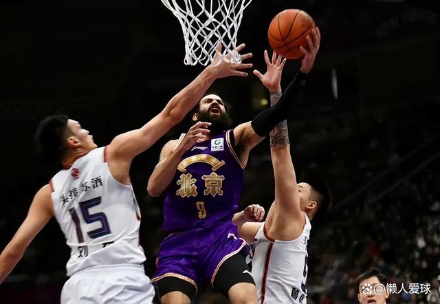 本赛季连胜纪录被终结，球队遭遇挑战的简单介绍