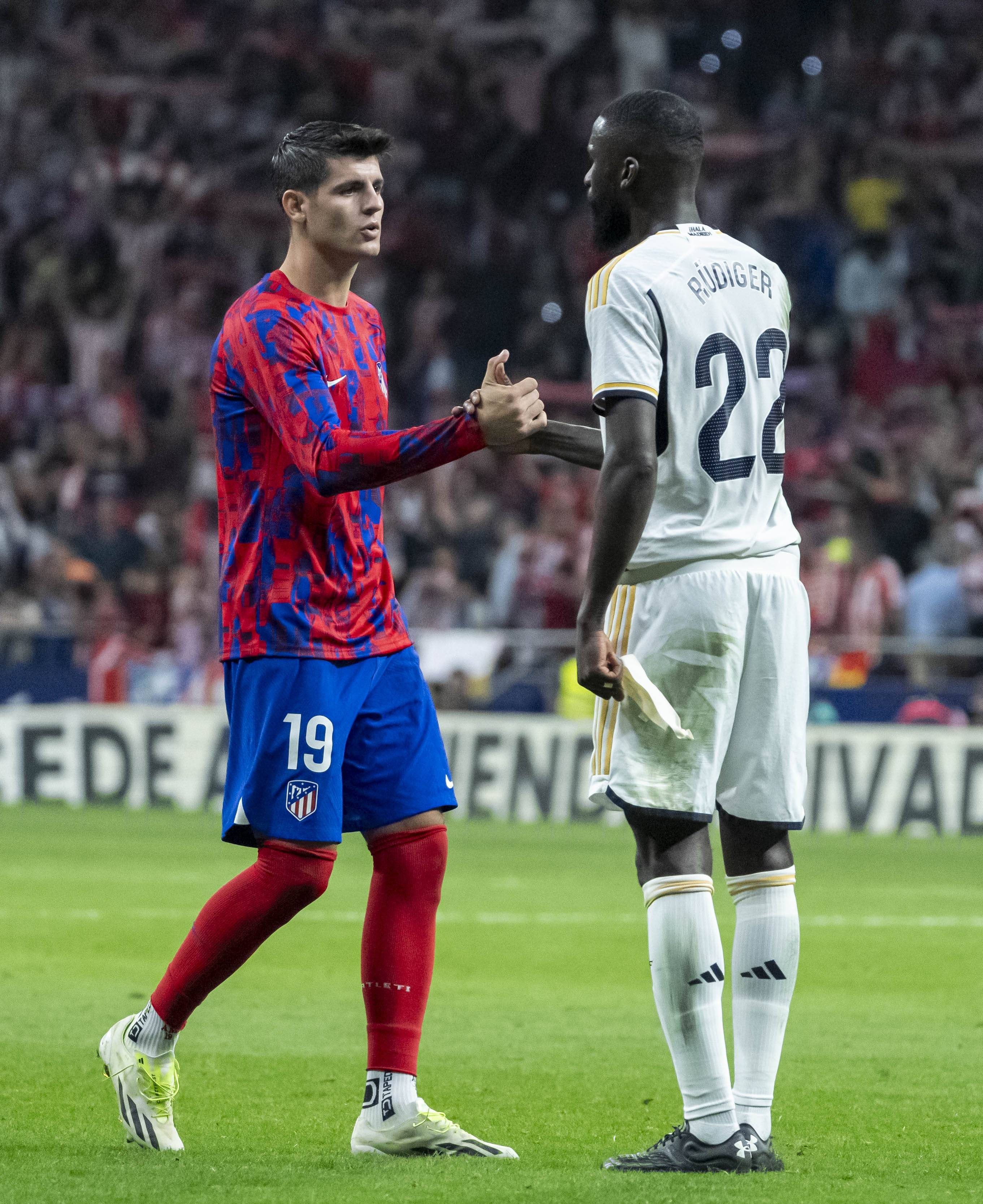 看球赛传奇对决，球员风采尽展激动人心的简单介绍