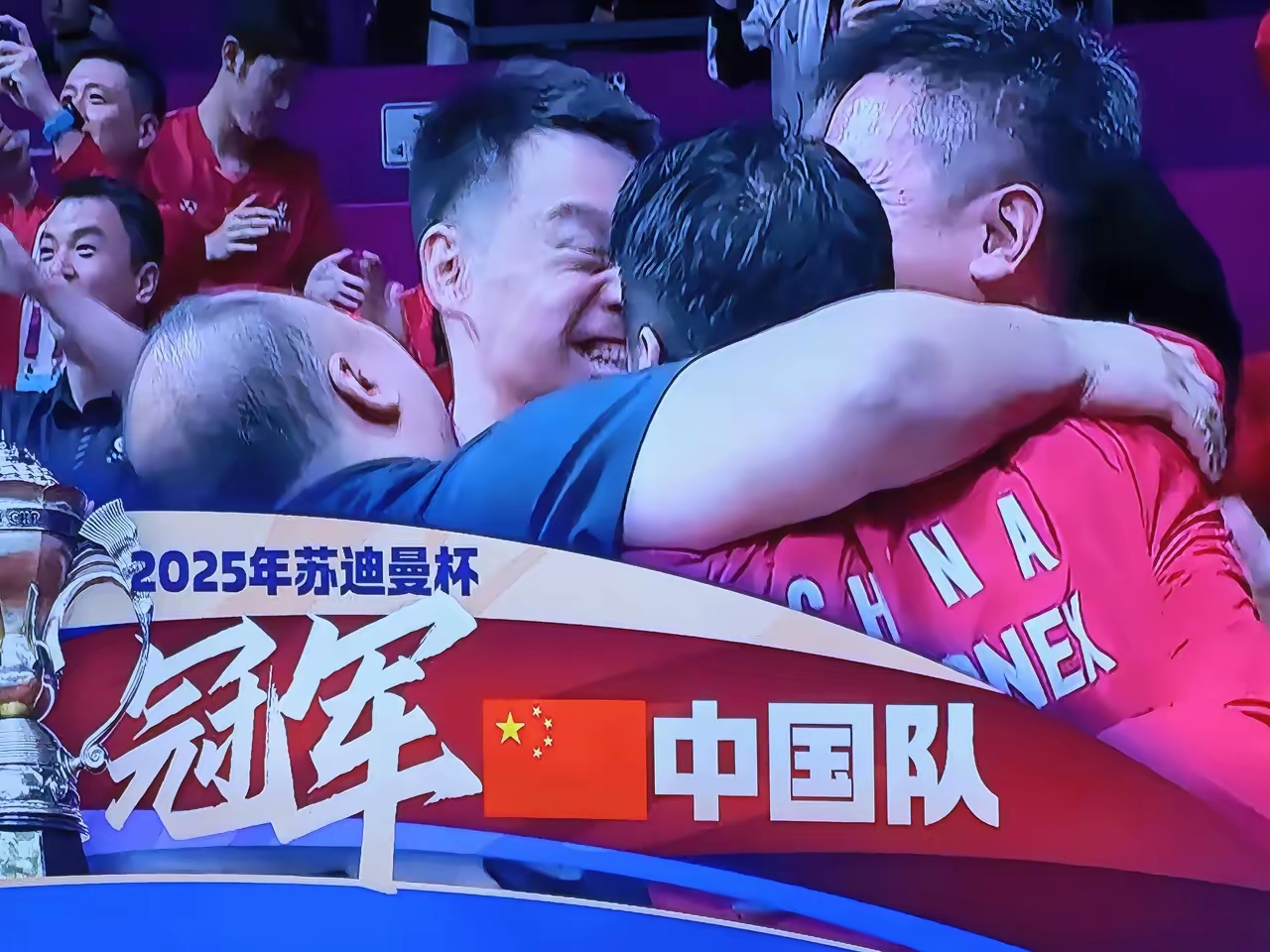 中国羽毛球队碾压英格兰羽毛球队，谌龙统治全场的简单介绍