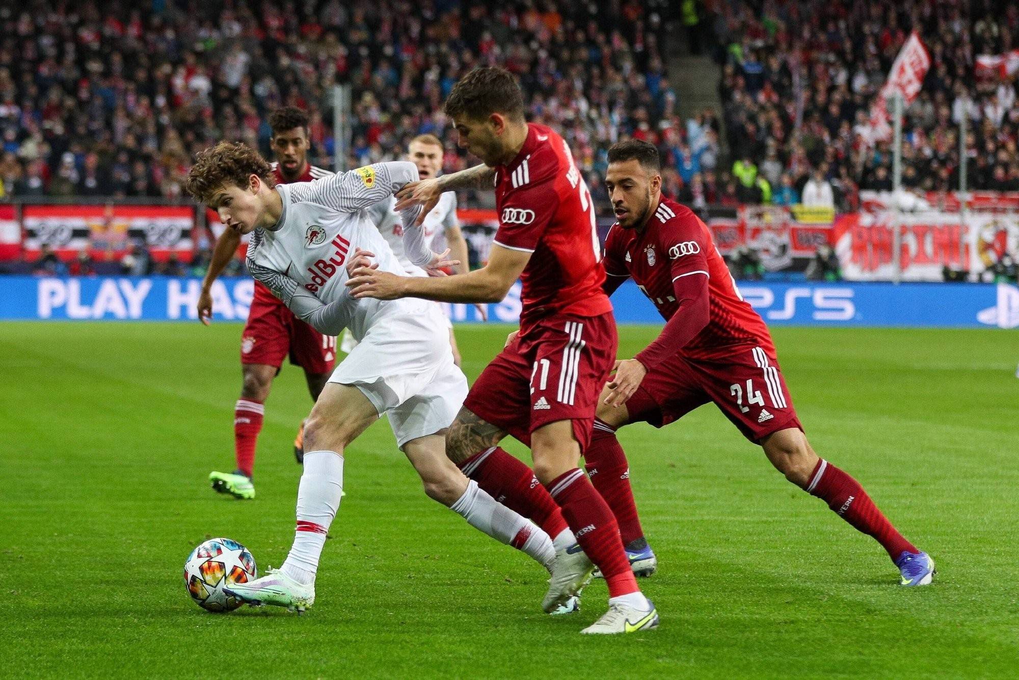 包含拜仁慕尼黑再捧杯利物浦继续领跑的词条