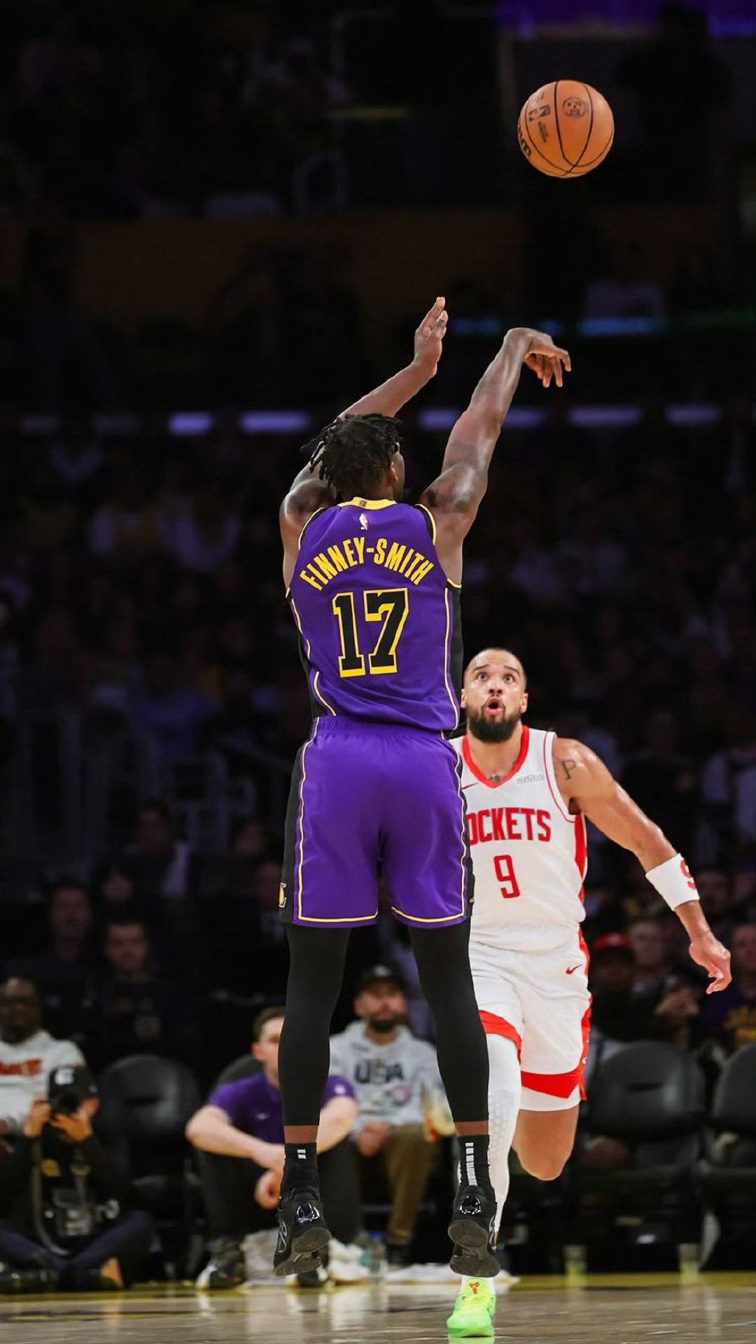 关于湖人战绩不佳，深陷泥潭无法自拔的信息