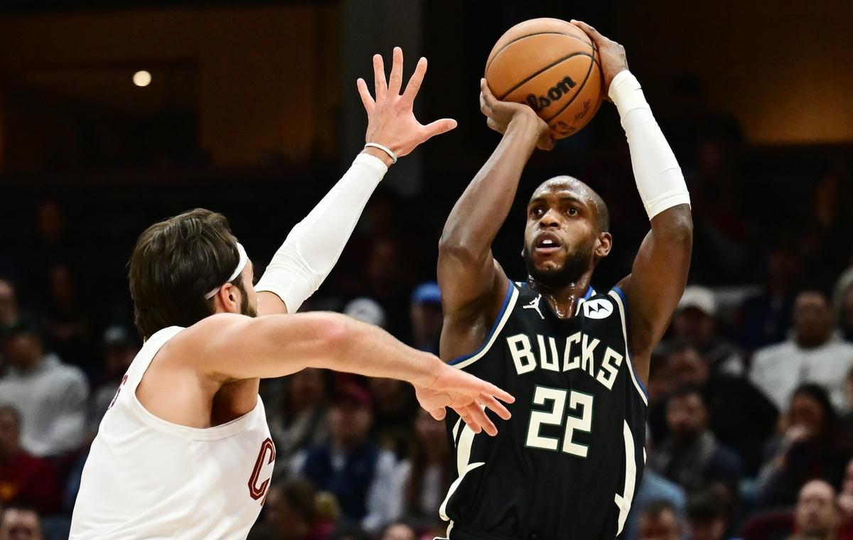 篮网完胜雄鹿，米尔萨普高光表现