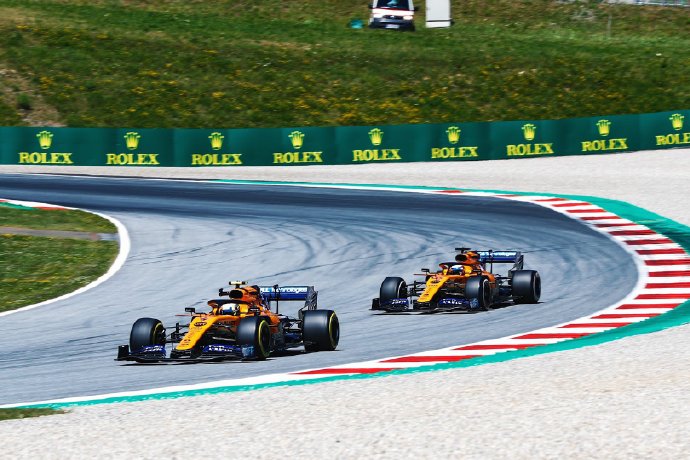 迈凯伦逆转梅赛德斯，塞恩斯关键制胜的简单介绍