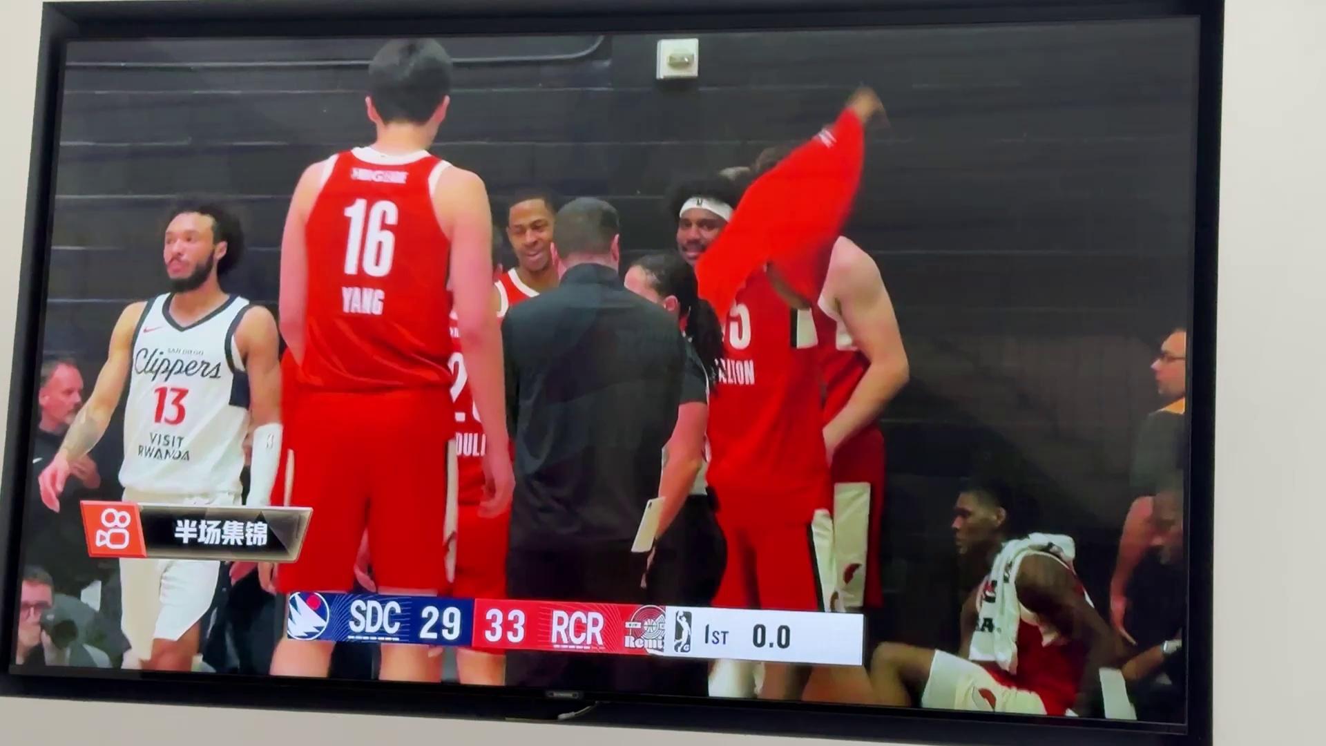 包含NBA季后赛比赛之夜，场场精彩胜负难料的词条