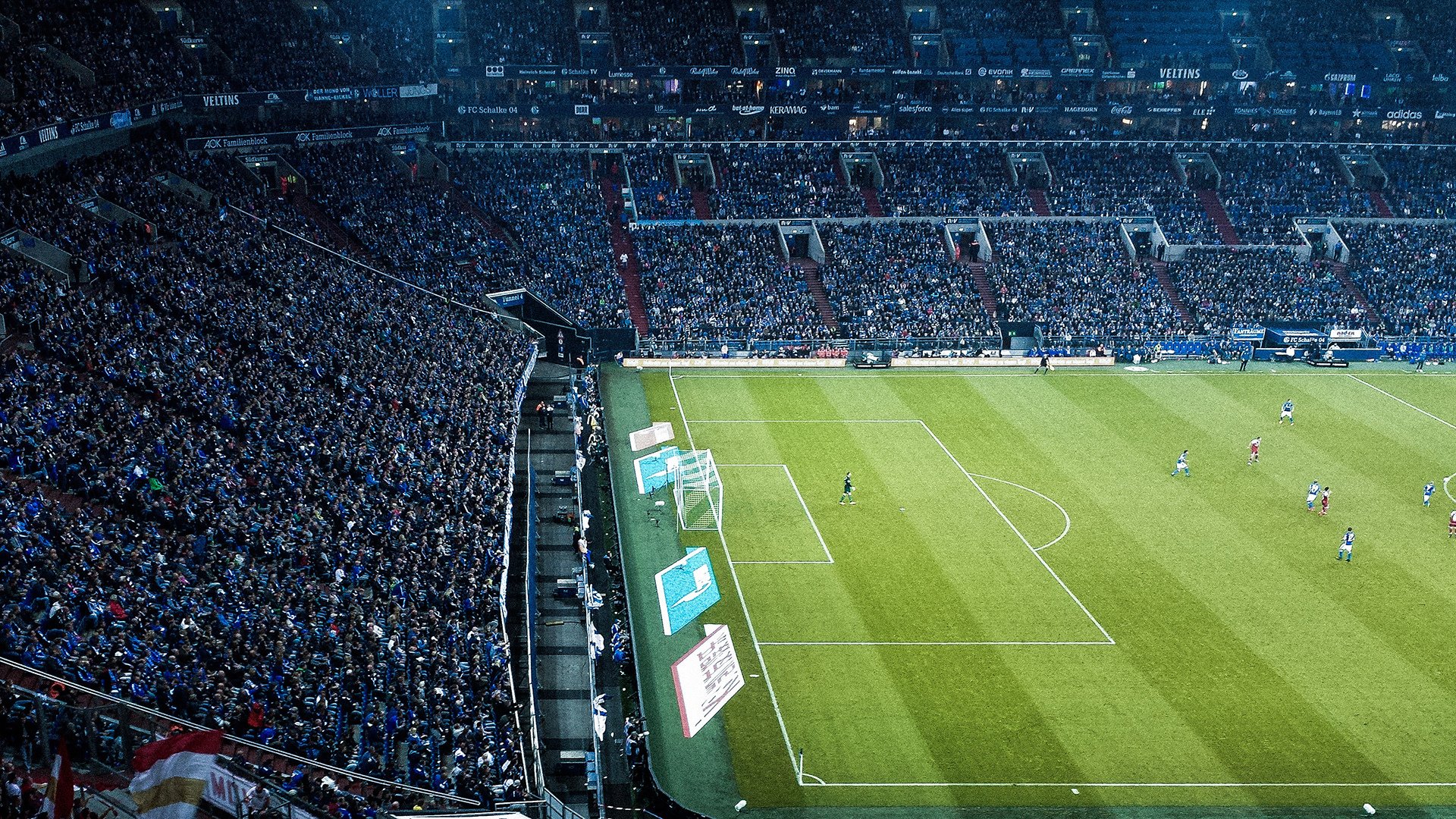 欧冠淘汰赛之夜，爱德华兹全程高能输出，一战封神